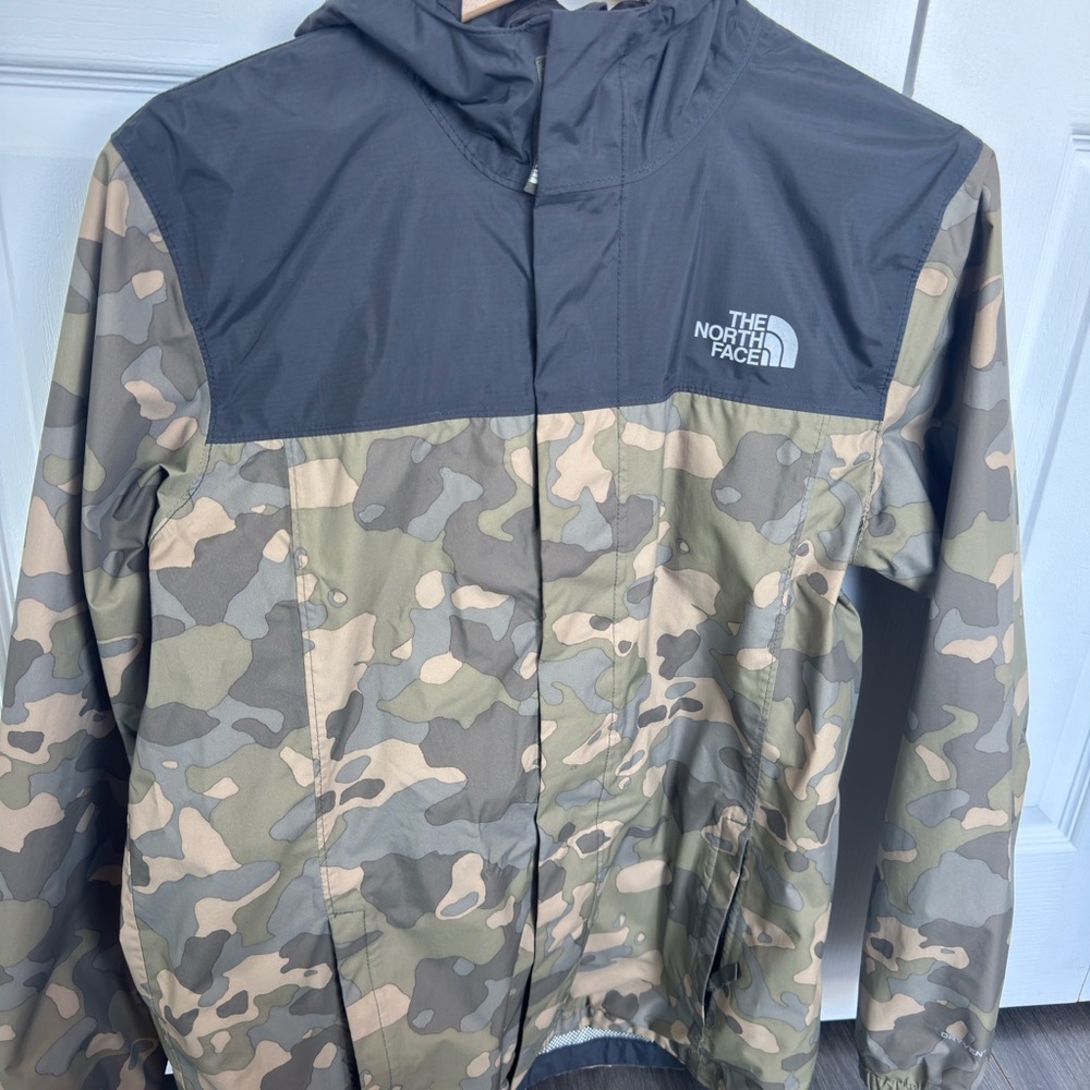 The North Face Black and Green Camouflage Jacket - Picture 3 of 8